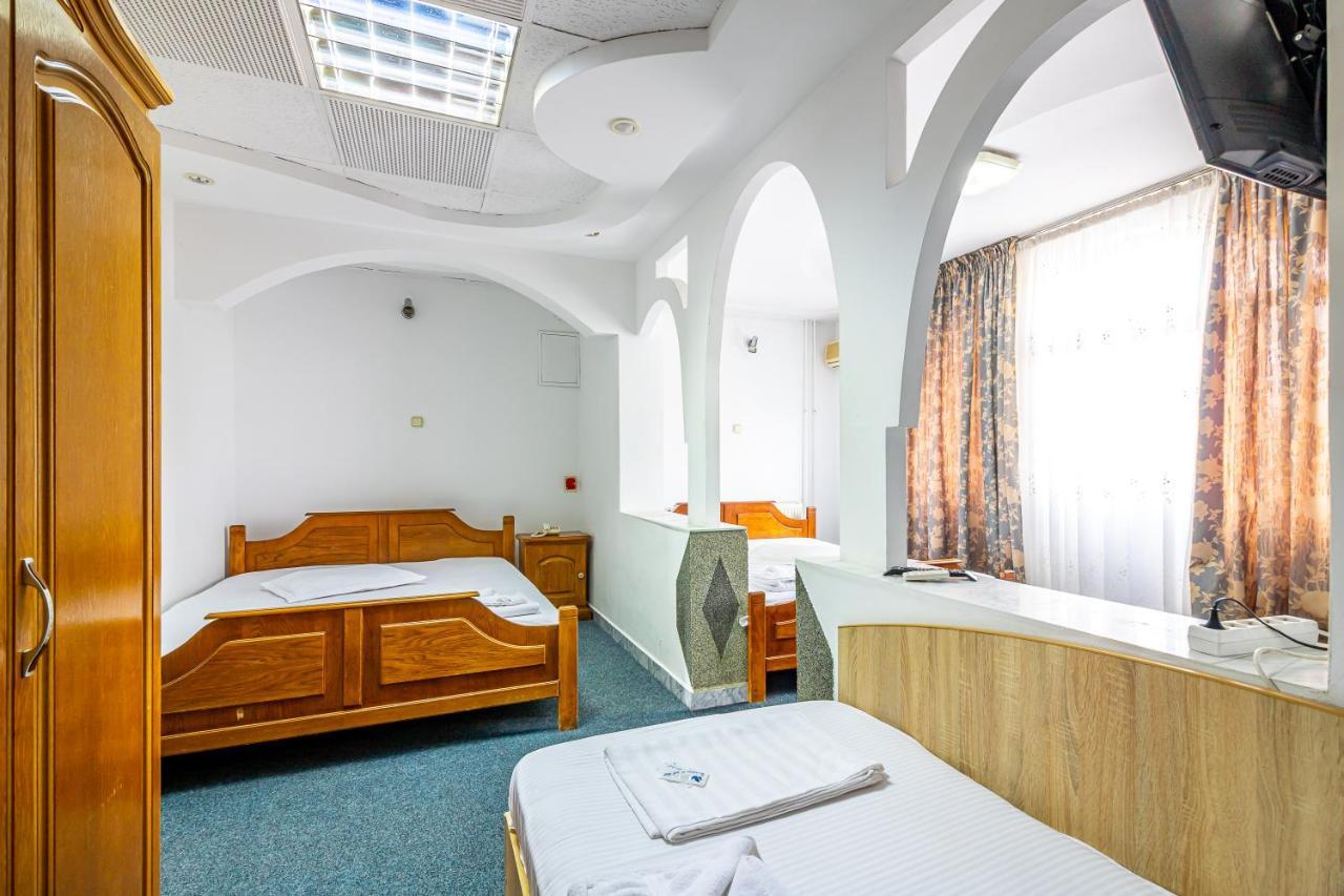 Motel Dasiana Târgu Jiu Exteriör bild