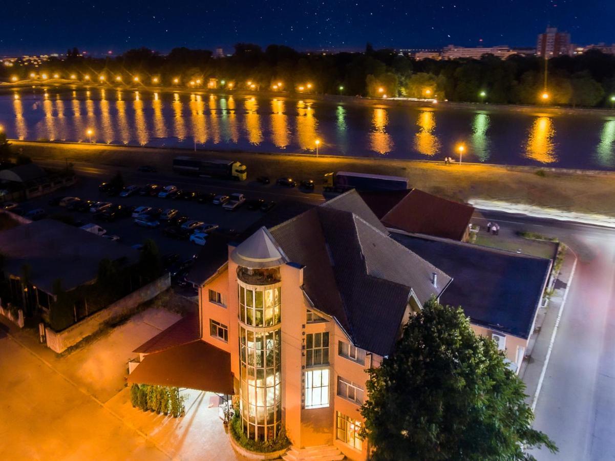 Motel Dasiana Târgu Jiu Exteriör bild