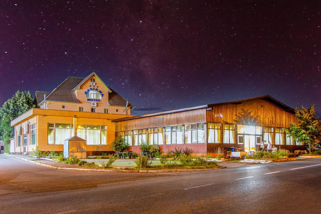 Motel Dasiana Târgu Jiu Exteriör bild