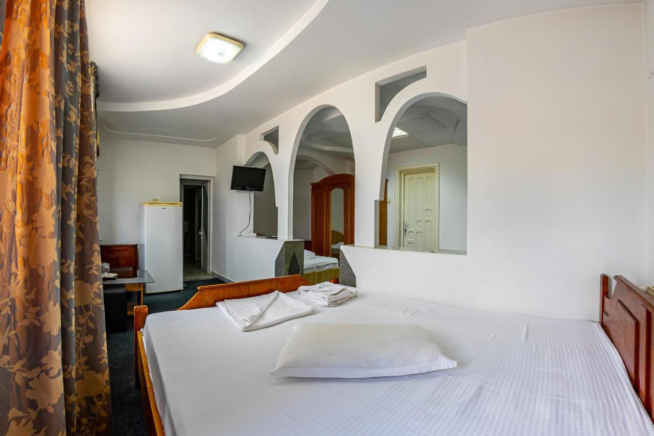Motel Dasiana Târgu Jiu Exteriör bild