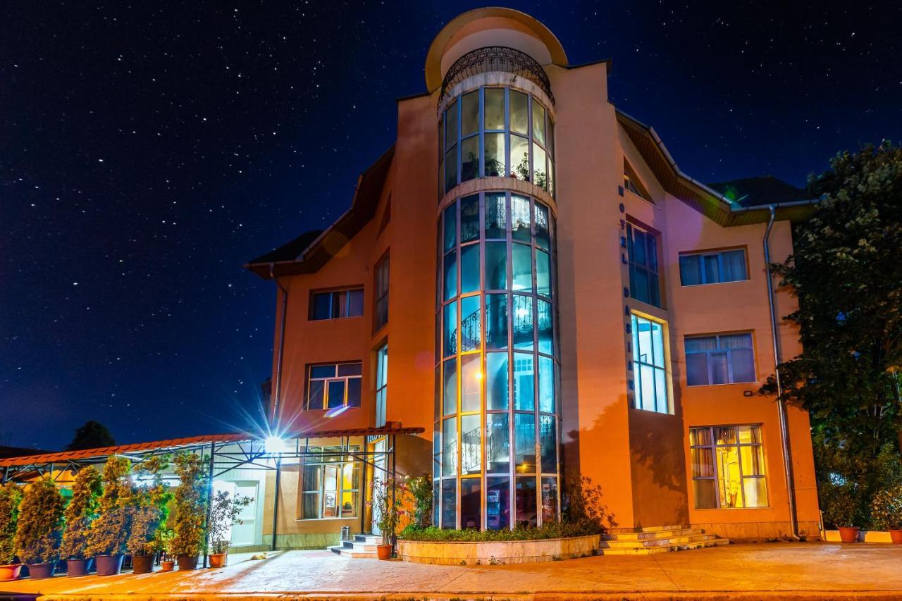 Motel Dasiana Târgu Jiu Exteriör bild