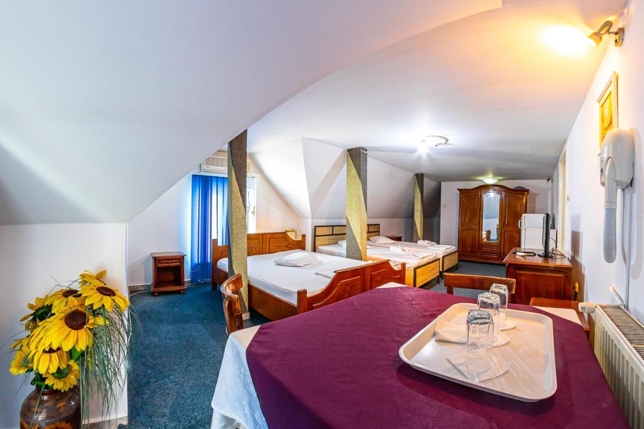 Motel Dasiana Târgu Jiu Exteriör bild